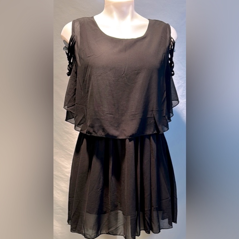 🆕 Elegant Black Mini Dress